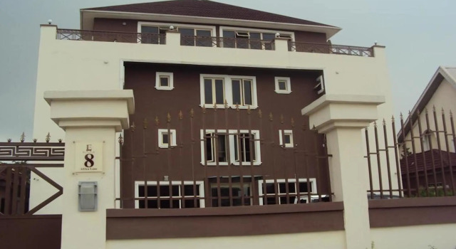 Ellyxville Hotel