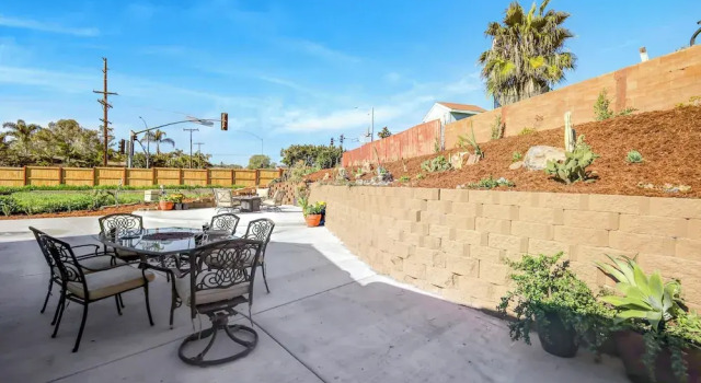 Sunny Vista Vacation Rental Home: 12 Mi to Beach!, Rezerwuj Dom wakacyjny Vista San Diego County