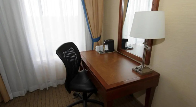 Run of House Sandman Hotel & Suites London Downtown