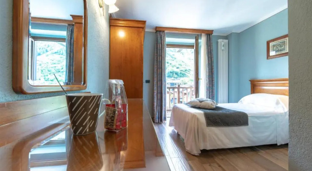 Одноместный номер Standard с балконом Hotel Du Glacier