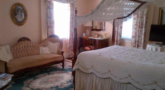 The Virginia Cliffe Inn, Boek Bed and Breakfast Hotels in Virginia met parkeren, Parkeren