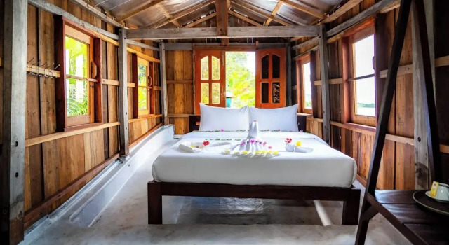 Номер Standard с балконом и с видом на реку River Nest Hostel