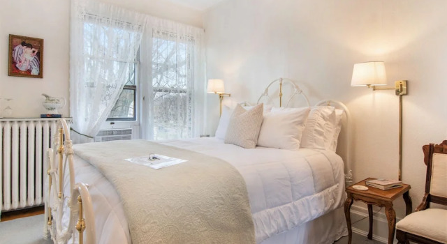 The Lamplighter Bed & Breakfast of Ludington, Забронировать Отель «постель и завтрак» Ладингтон штат Мичиган, рядом с Паром S.S. Badger