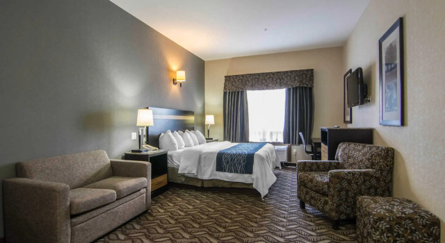 Номер Standard Comfort Inn & Suites Fort Saskatchewan
