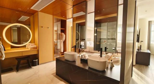 Двухместный люкс Deluxe Ramada By Wyndham Maoming Dianbai