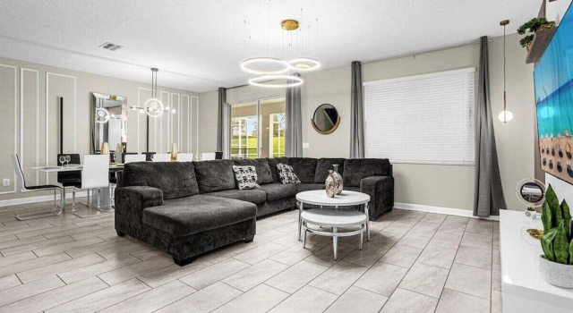 9052SD Newly Furnished 9BR Villa Steps from Clubhouse, Забронировать Дом для отпуска Виллы Давенпорт, Вилла