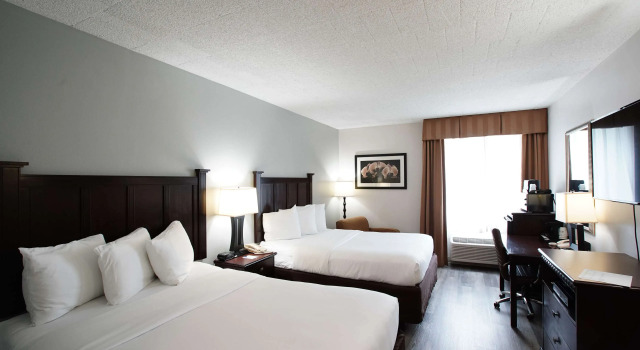 Четырёхместный номер Standard Best Western Paramus Hotel & Suites