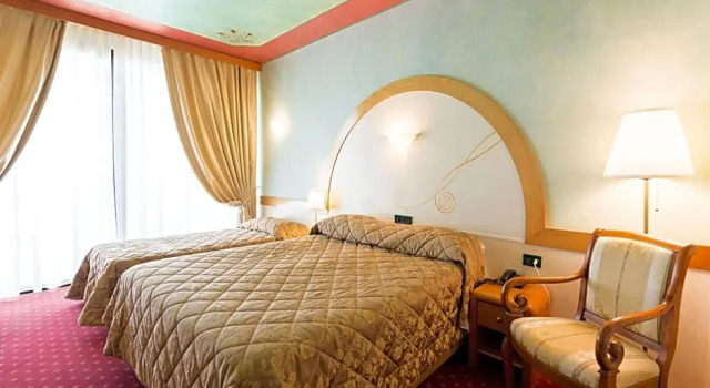 Номер Superior с балконом и с видом на озеро Hotel Aquila DOro Desenzano