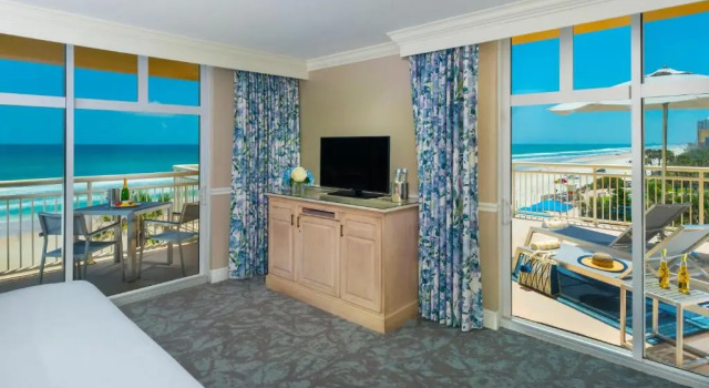 Номер Standard oceanfront The Shores Resort & Spa
