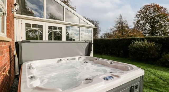 Cabana Routhorpe House