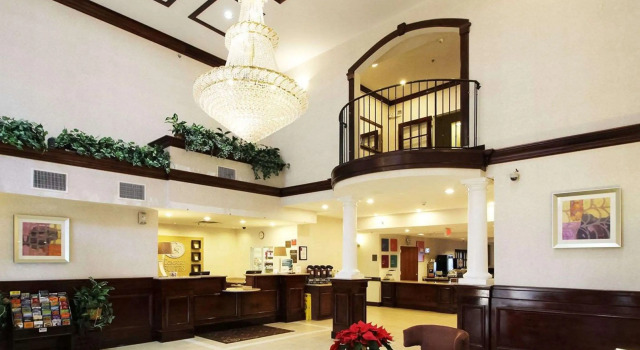 Comfort Suites Near University, Забронировать Отель Отели Нью-Джерси с парковкой, Парковка
