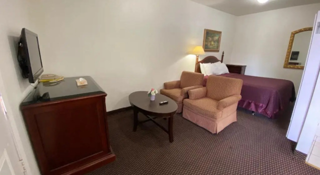 Четырёхместный номер Standard Economy Inn Paso Robles