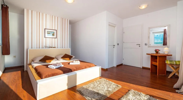 Amazing Home in Novigrad With 5 Bedrooms, Wifi and Outdoor Swimming Pool, Varaa Hotelli Novigrad Kroatia