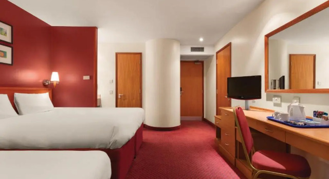 Семейный номер Standard Days Inn by Wyndham Stevenage North