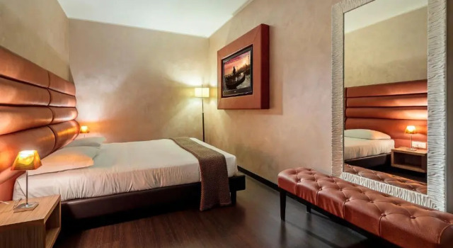Двухместный номер Deluxe Base Hotel