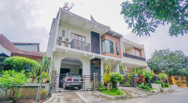 OYO 90319 Angler Guest House Malang
