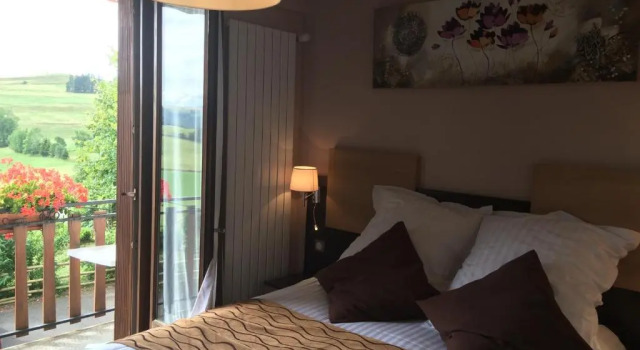 Двухместный номер Superior Auberge de la Petite Ferme, Super-Besse Est, The Originals Relais