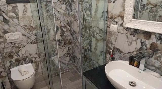 Четырёхместный номер Standard с видом на море Hotel Iliria