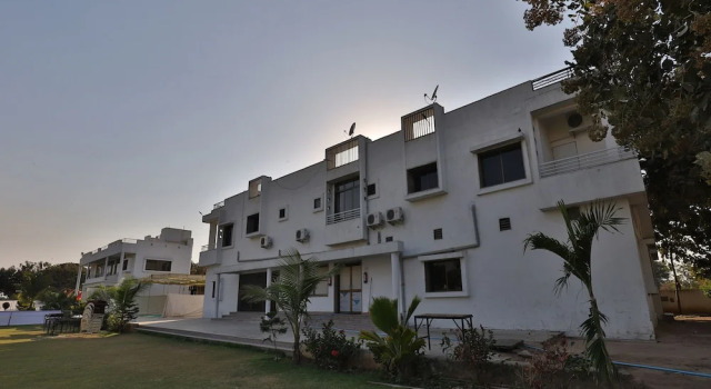 OYO 11750 Hotel Starz, Rezerwuj Hotel Hotele w Gujarat ze śniadaniem, Śniadanie