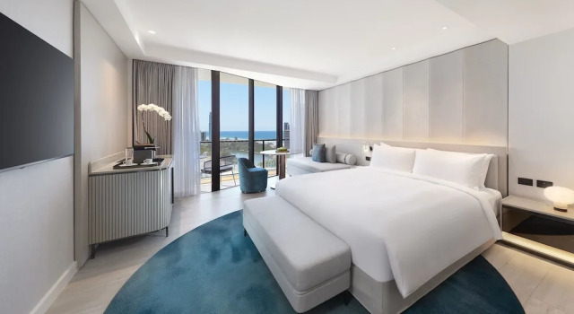Двухместный номер Standard с балконом и с видом на горы JW Marriott Gold Coast Resort & Spa