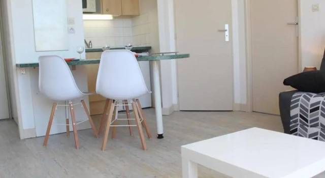 Appartement La Rochelle, 1 pièce, 3 personnes - FR-1-246-299, Rezerwuj Apartament Hotele w Charente-Maritime z basenem, Basen