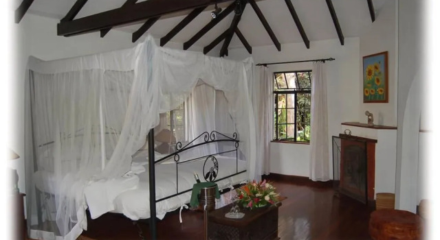 Karen Blixen Coffee Garden & Cottages, Rezerwuj Hotel Karen Nairobi