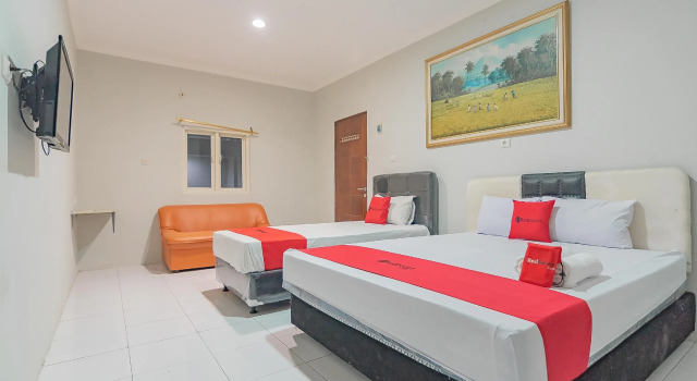 Семейный номер Standard RedDoorz Plus at Bukit Cinta Street Balikpapan