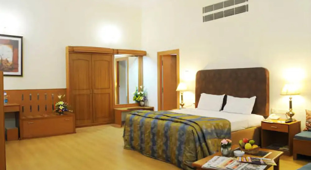 Hotel Baseraa, Rezerwuj Hotel Secunderabad 