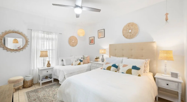 30A Beach House - Coconut Cottage by PHG, Book Feriehus Sommerhuse i Emerald Coast, Hytte