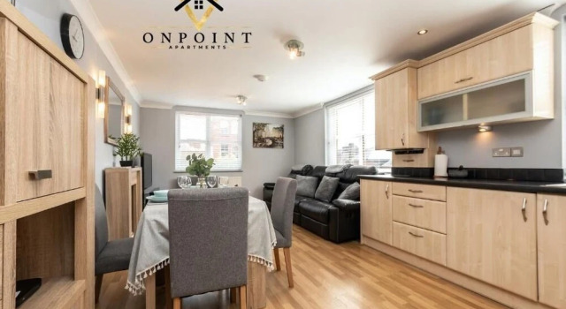 FANTASTIC Duplex 2 Bed Apt-PARKING, Забронировать Отель Отели Рединга с парковкой, рядом с Reading Central Library, Парковка