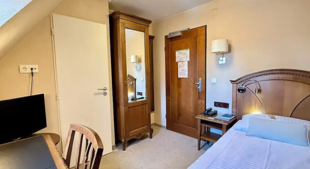 Номер Economy Burghotel Nürnberg