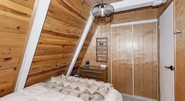 Acute A-frame Cabin w WiFi