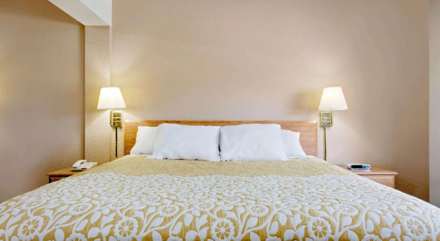 Двухместный номер Standard Days Inn by Wyndham Fairmont