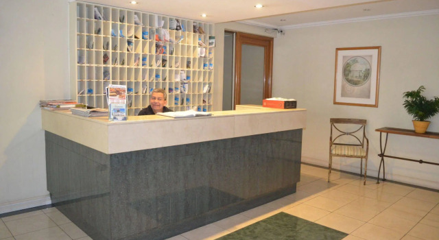 Nunes Suite Escuela Militar, Buchen Sie Hotel Hotels in Metropolitan Region mit Pool, Schwimmbad