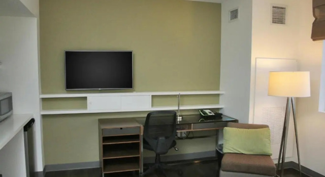 Номер Standard Element by Marriott Miami Doral