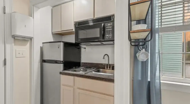 Люкс Tranquility with Garden & Heated Pool near King Street