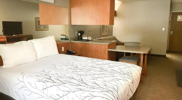 Люкс Monument Inn & Suites