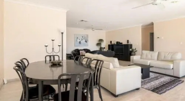 Lakeshore Apartments - Unit 5