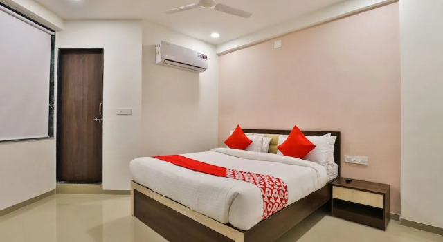 OYO 26578 Hotel Aashray, Prenota Hotel Bavla Gujarat