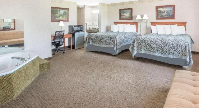 Номер Premium Days Inn & Suites by Wyndham Brinkley