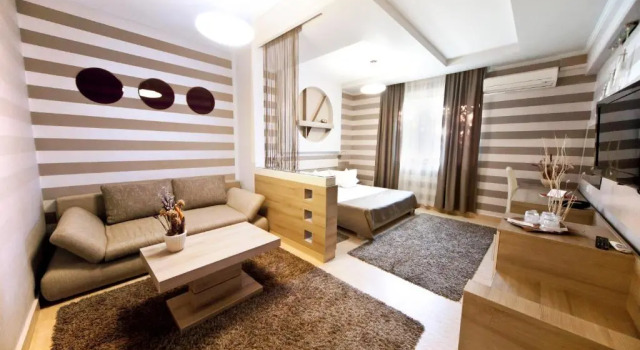 Полулюкс Hotel Confort
