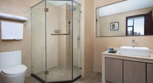 Четырёхместный люкс Deluxe Ramada Encore by Wyndham Linqu Downtown