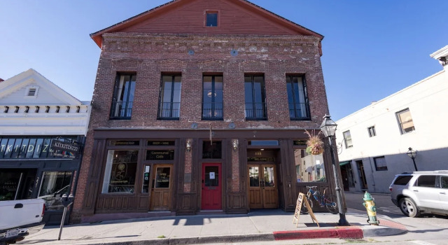 Speakeasy Suites, Book Hotel Nevada City Californien