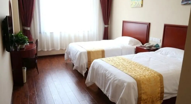 Семейный номер Standard GreenTree Inn Langfang Bazhou City Shengfang Town International Furniture City Hotel