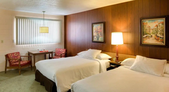 Четырёхместный номер Standard Sunset Motel Moriarty