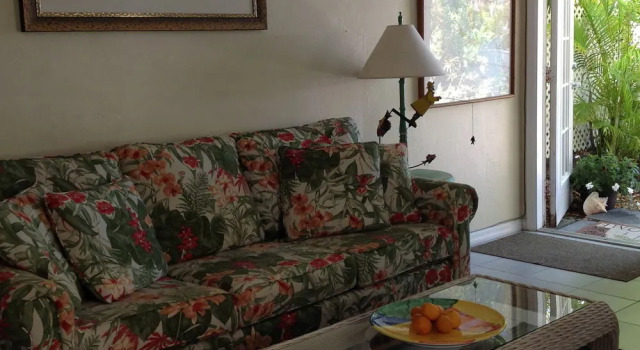 Tarpon Tale Inn