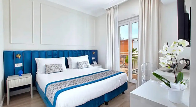 Двухместный номер Superior с балконом Hotel Michelangelo