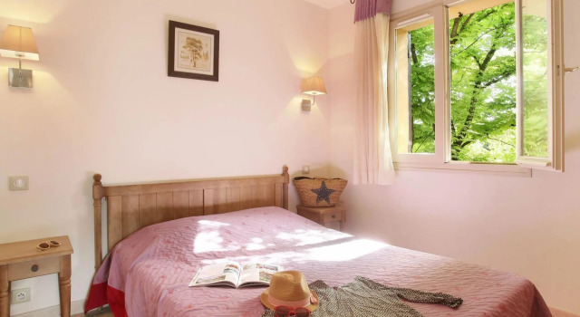 Apartment in Bonnieux Near Lavender Fields, Rezerwuj Apartament Hotele w Luberon z basenem, Basen