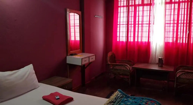Nalgre Guest House, Rezerwuj Pensjonat Hotele w Meghalaya z parkingiem, Parking