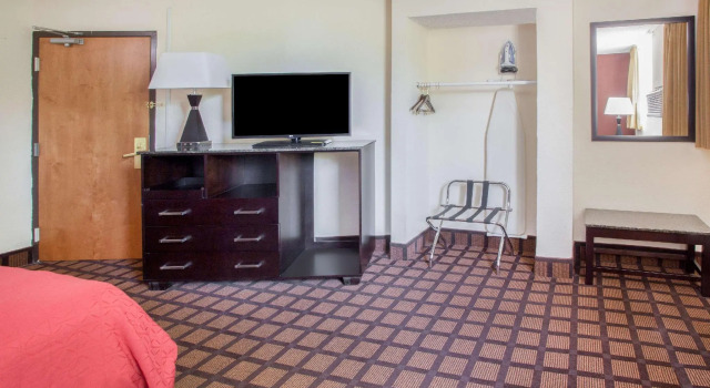 Двухместный номер Standard Super 8 by Wyndham Chicago IL